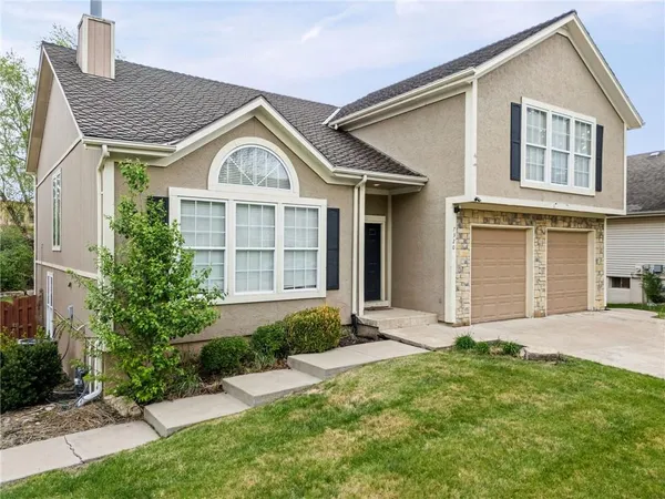 $460,000 | 7320 Northwest 85th Terrace, Kansas City, MO 64153