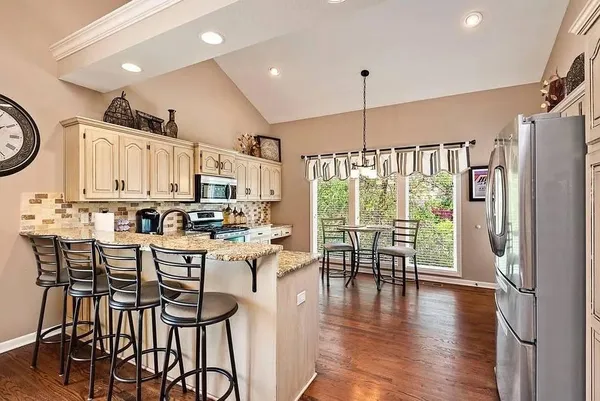 $460,000 | 7320 Northwest 85th Terrace, Kansas City, MO 64153