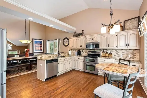 $460,000 | 7320 Northwest 85th Terrace, Kansas City, MO 64153