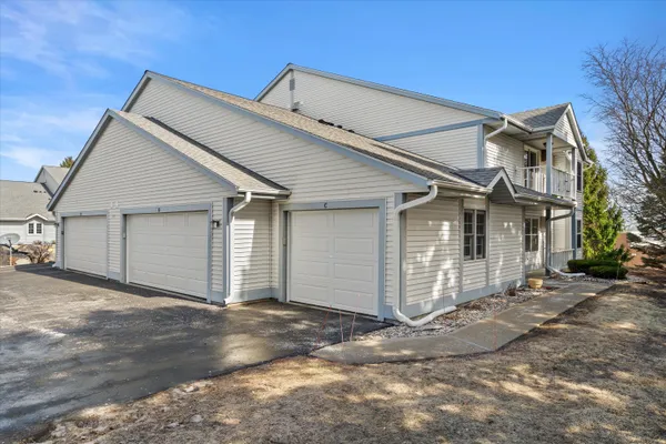 $230,000 | 601 Barrington Court, Unit D, West Bend, WI 53095