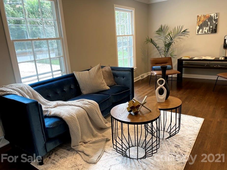5726 Sharon Road Charlotte, NC 28210 - Photo 3 of 22 Gallery Image 3