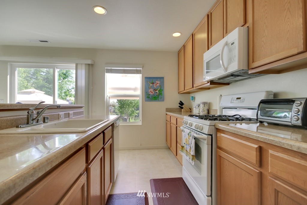 1301 Foreman Road DuPont, WA 98327 - Photo 6 of 23