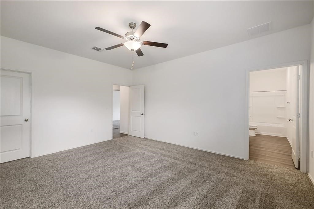 7109 Spirit Hill Road Austin, TX 78744 - Photo 13 of 24