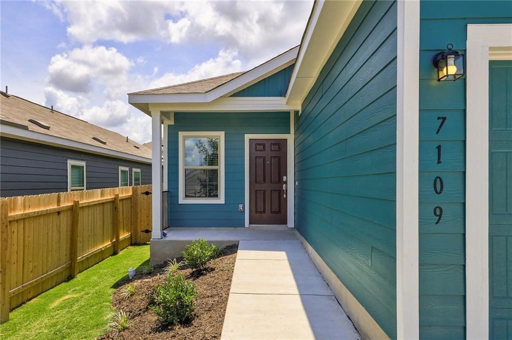 7109 Spirit Hill Road Austin, TX 78744 - Photo 3 of 24