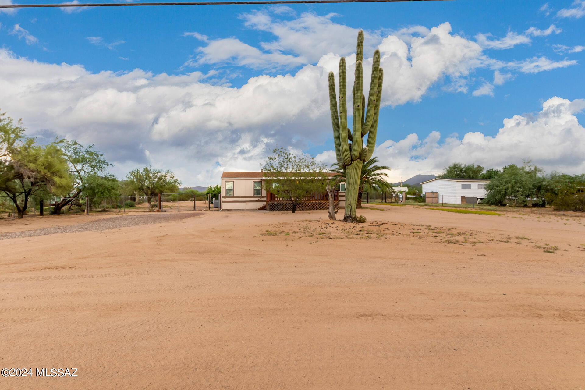 7130 North Sandario Road Tucson, AZ 85743 - Photo 4 of 38 Gallery Image 4