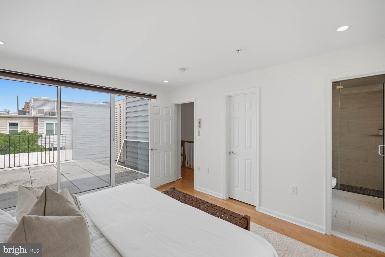 1935 Belmont Road Northwest, Unit 1122 Washington, DC 20009 - Photo 13 of 24