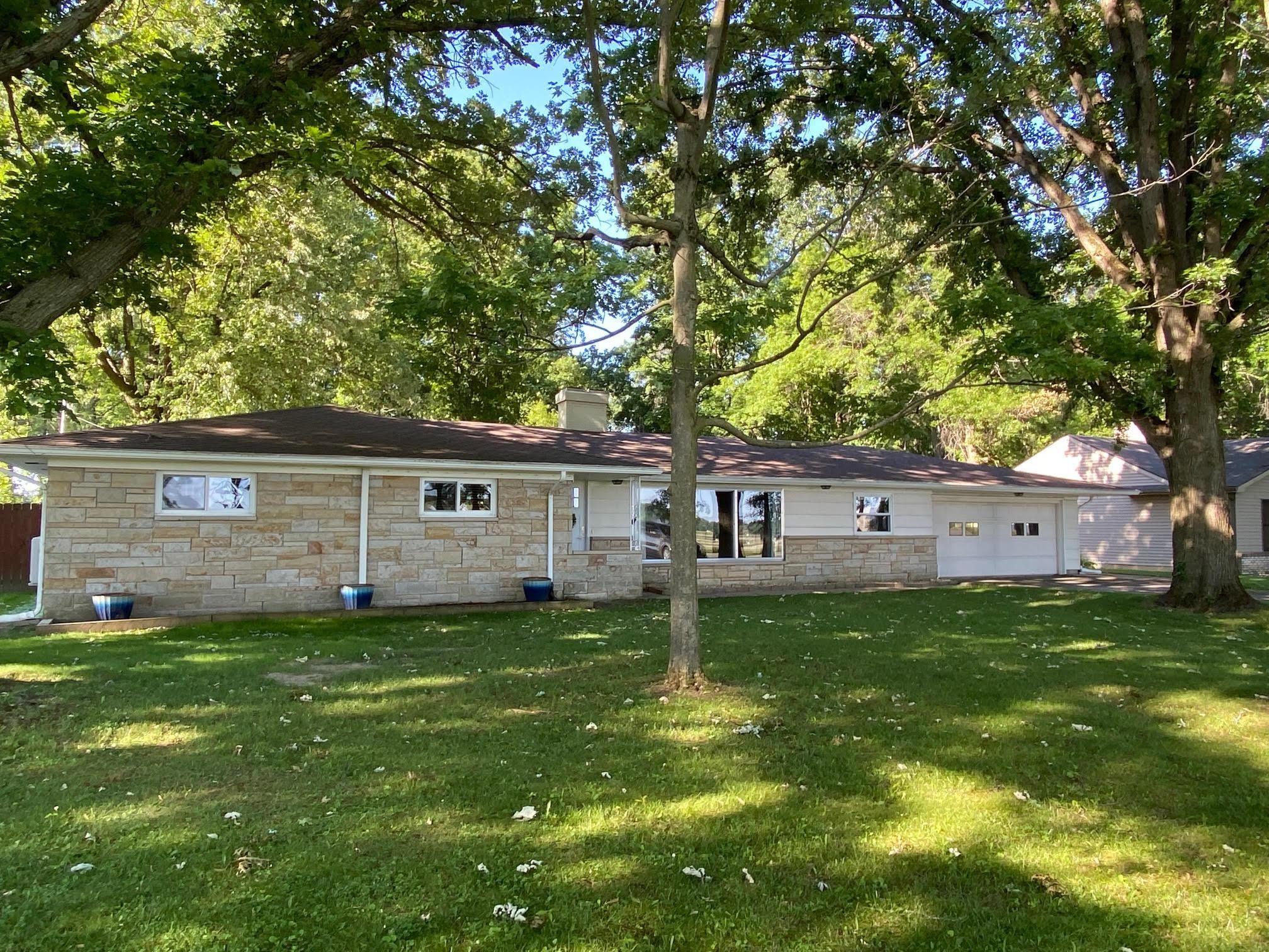 725 West Ludwig Road Fort Wayne, IN 46825 - Photo 2 of 22