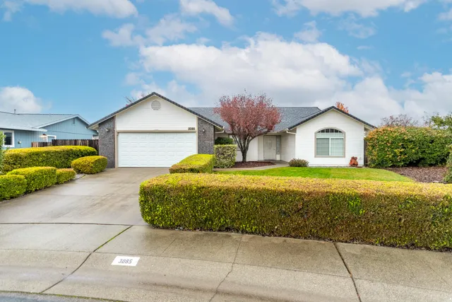 $389,900 | 3085 Seminole Drive, Redding, CA 96001