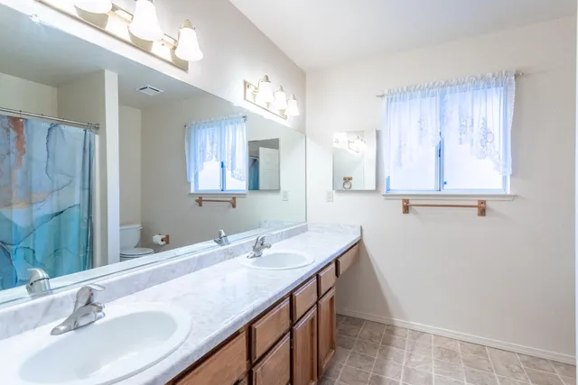 $389,900 | 3085 Seminole Drive, Redding, CA 96001