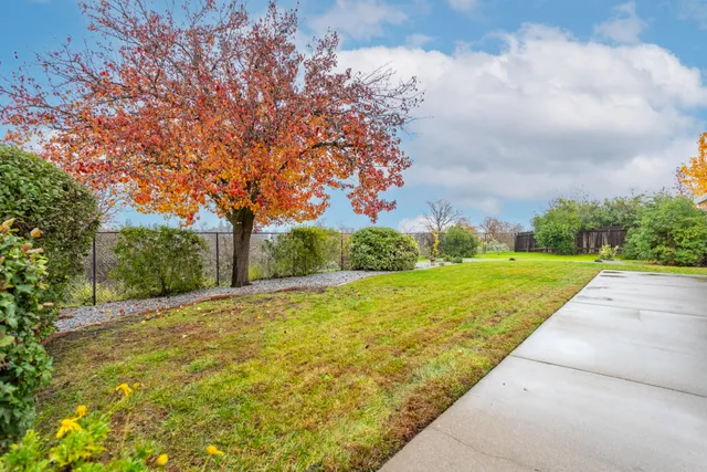 $389,900 | 3085 Seminole Drive, Redding, CA 96001