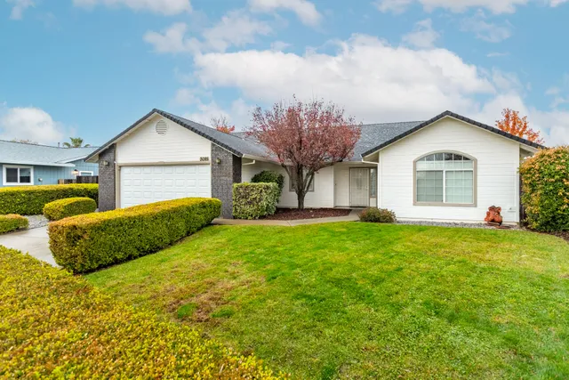 $389,900 | 3085 Seminole Drive, Redding, CA 96001