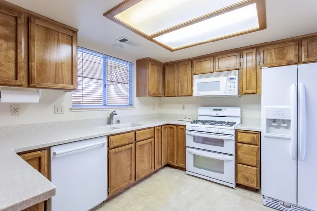 $389,900 | 3085 Seminole Drive, Redding, CA 96001