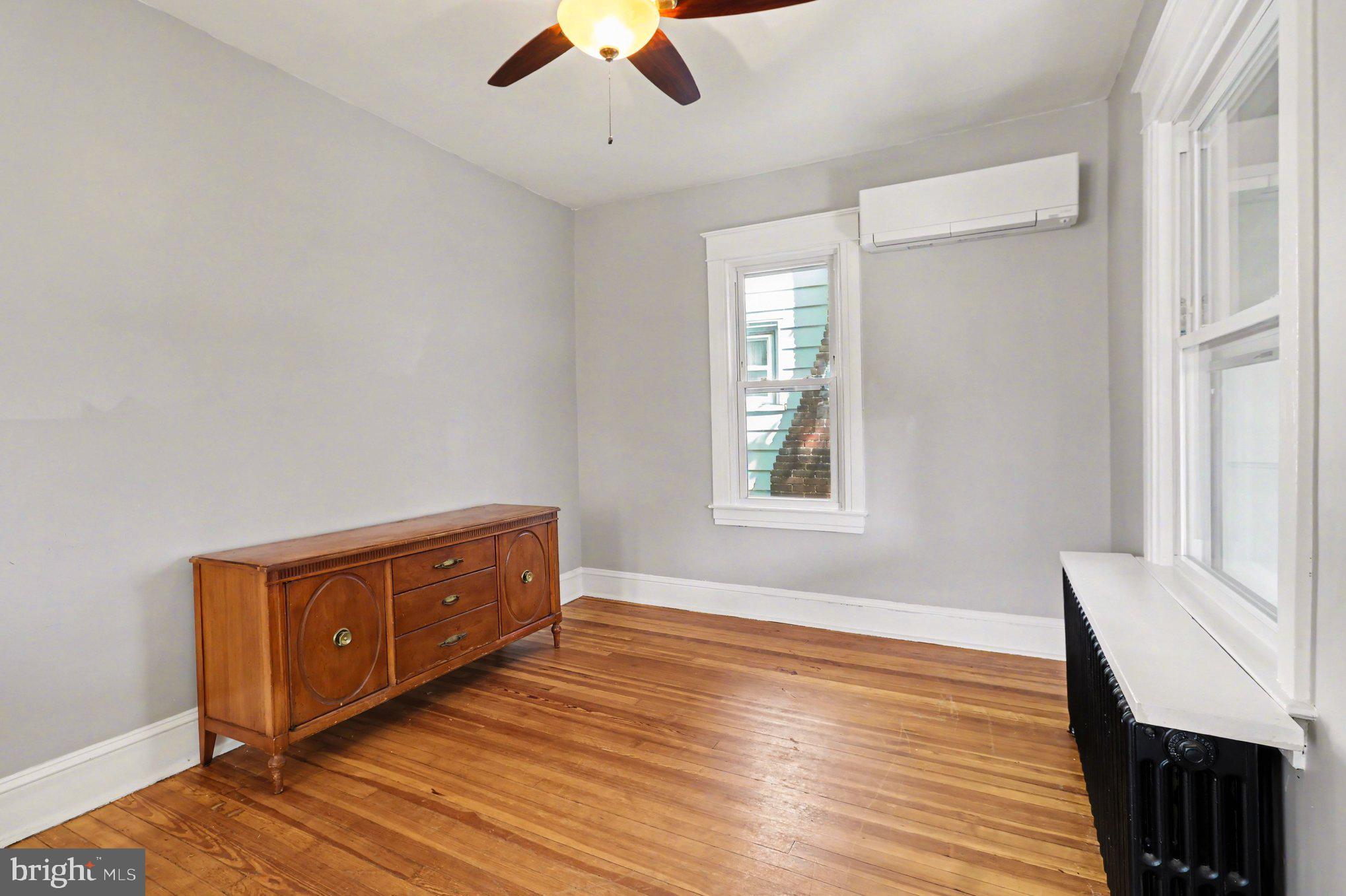 30 West Avon Road Brookhaven, PA 19015 - Photo 5 of 32 Living Area