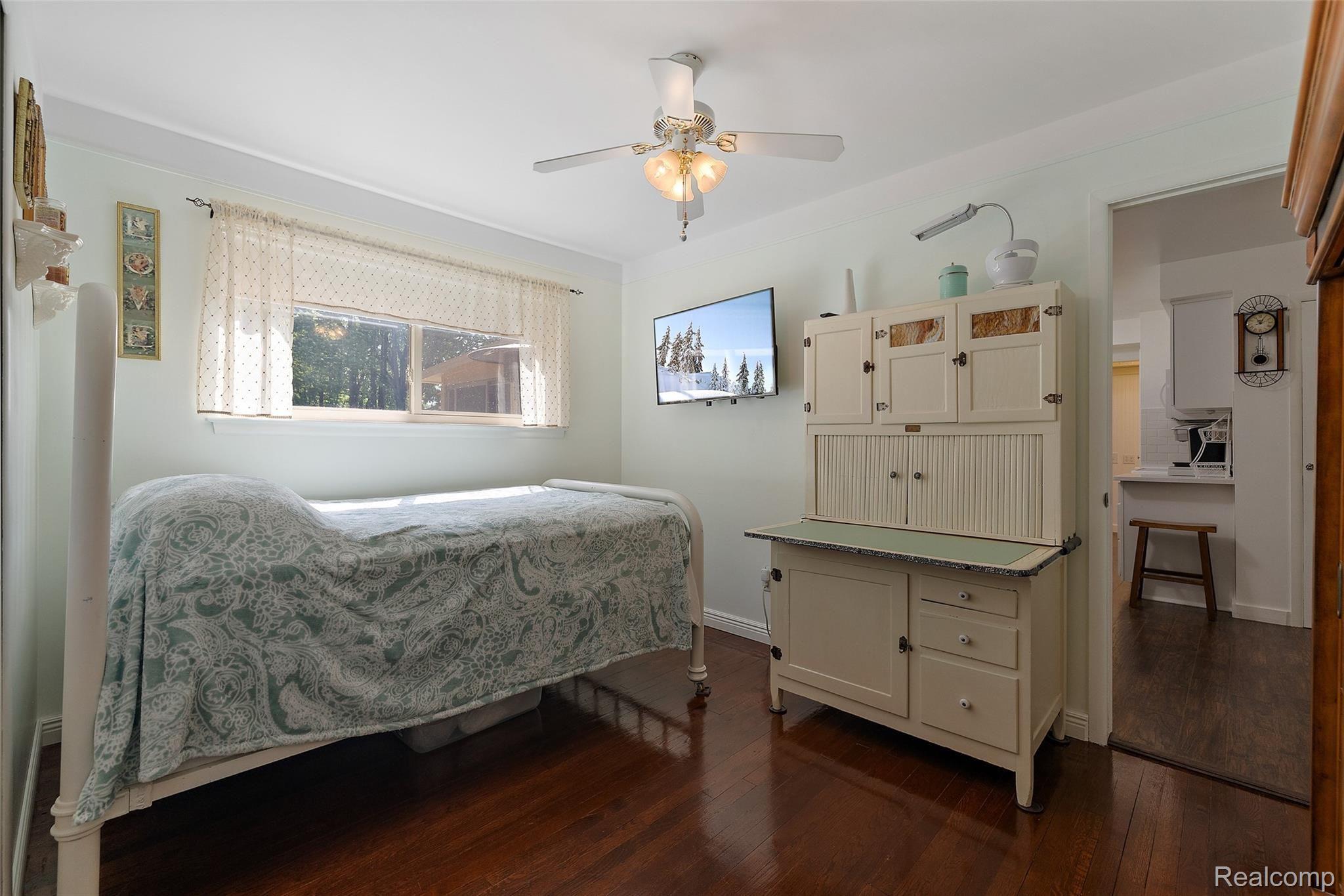 31588 Hayes Road Fraser, MI 48026 - Photo 47 of 58 31588 Hayes-46.jpg