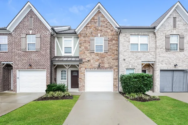 $2,079 | 403 Riverwood Court, Mount Juliet, TN 37122