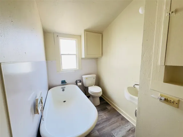 $1,650 | 409 Botts Street, Brenham, TX 77833