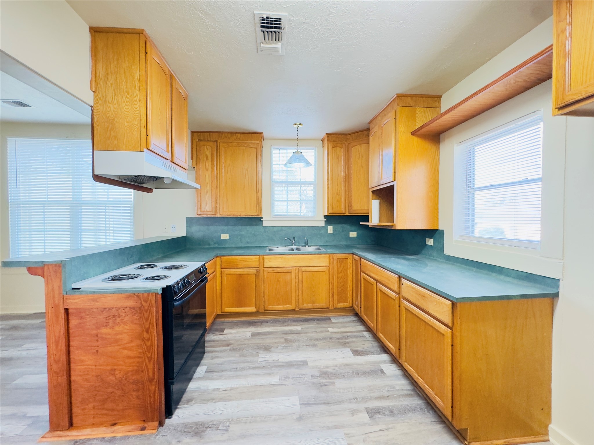 409 Botts Street Brenham, TX 77833 - Photo 8 of 20