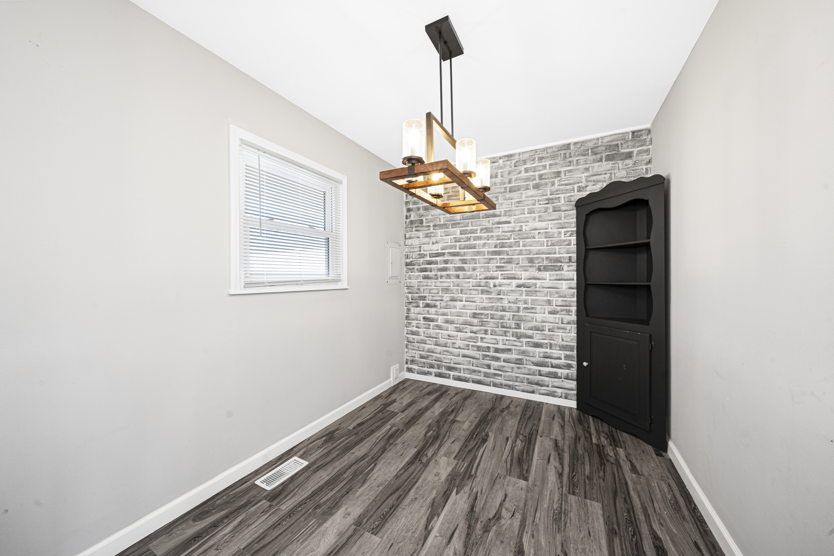 30 Ambassador Avenue Romeoville, IL 60446 - Photo 8 of 24 Gallery Image 8