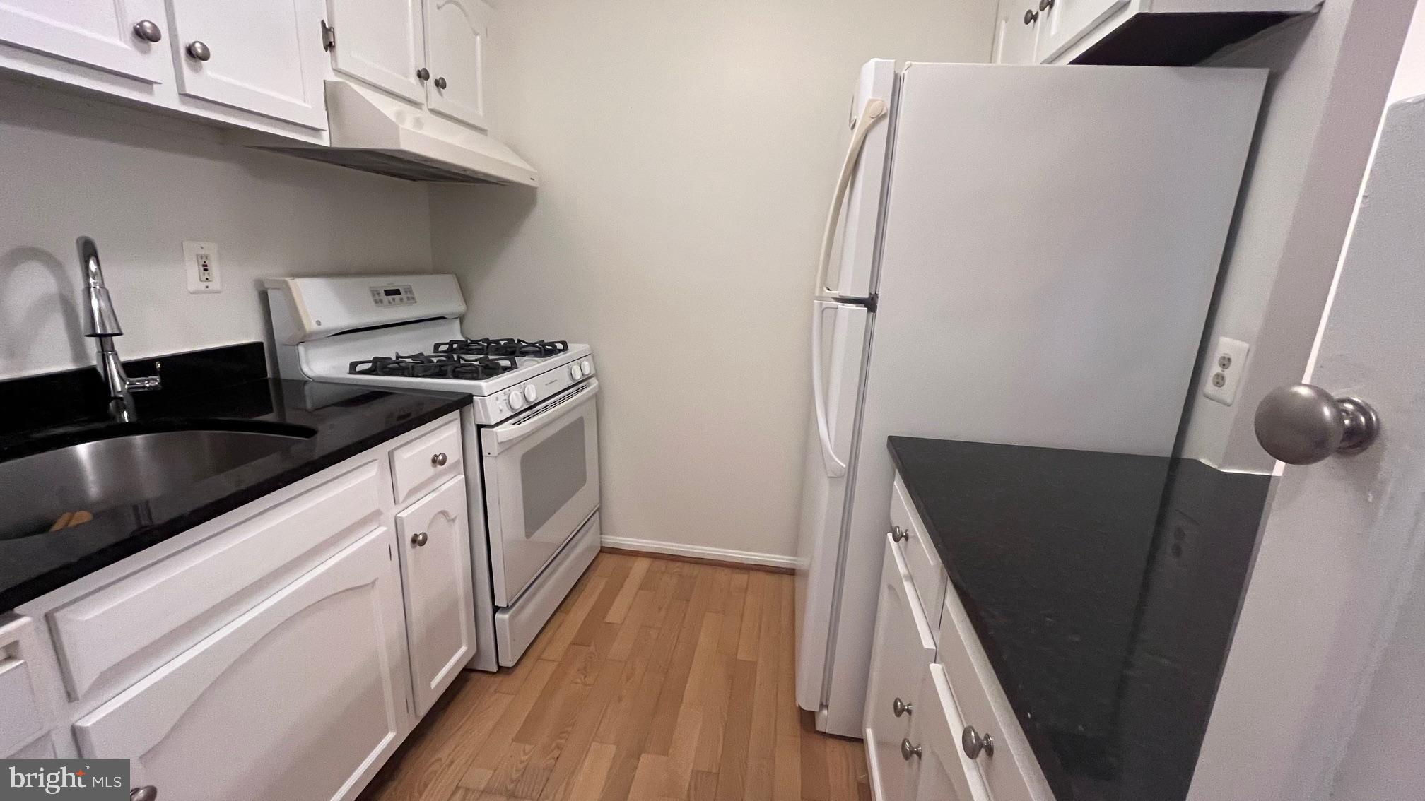 5904 Cove Landing Road, Unit 301 Burke, VA 22015 - Photo 11 of 42