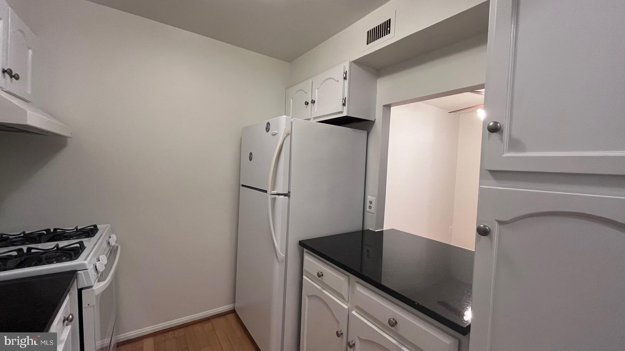 5904 Cove Landing Road, Unit 301 Burke, VA 22015 - Photo 12 of 42