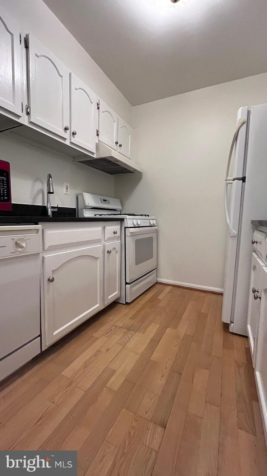 5904 Cove Landing Road, Unit 301 Burke, VA 22015 - Photo 16 of 42