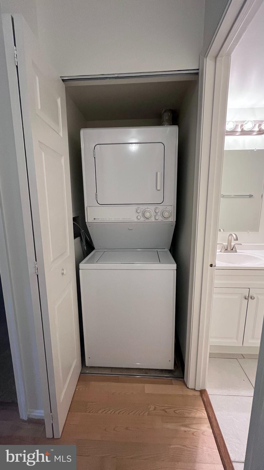 5904 Cove Landing Road, Unit 301 Burke, VA 22015 - Photo 19 of 42