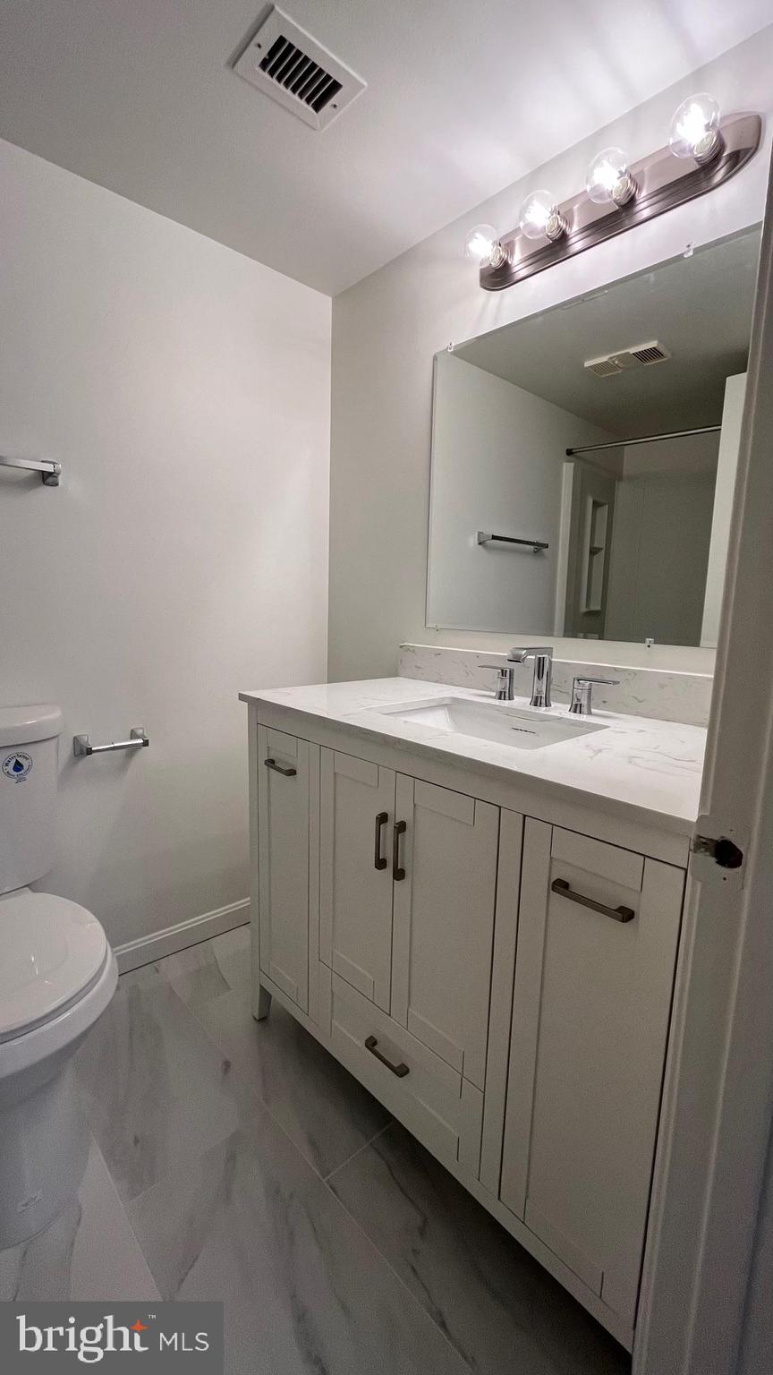 5904 Cove Landing Road, Unit 301 Burke, VA 22015 - Photo 26 of 42 Master Bathroom