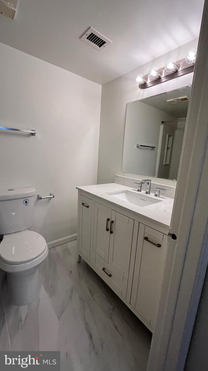 5904 Cove Landing Road, Unit 301 Burke, VA 22015 - Photo 27 of 42 Master Bathroom