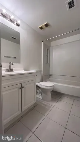 $2,450 | 5904 Cove Landing Road, Unit 301, Burke, VA 22015