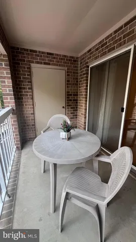 $2,450 | 5904 Cove Landing Road, Unit 301, Burke, VA 22015