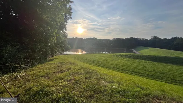 $2,450 | 5904 Cove Landing Road, Unit 301, Burke, VA 22015