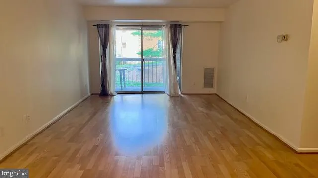 $2,450 | 5904 Cove Landing Road, Unit 301, Burke, VA 22015