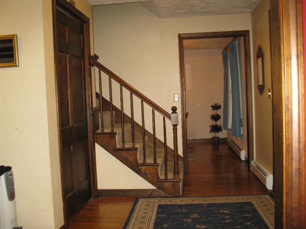 9 Russell Drive Springvale, ME 04083 - Photo 11 of 18 Front entry/Stairway