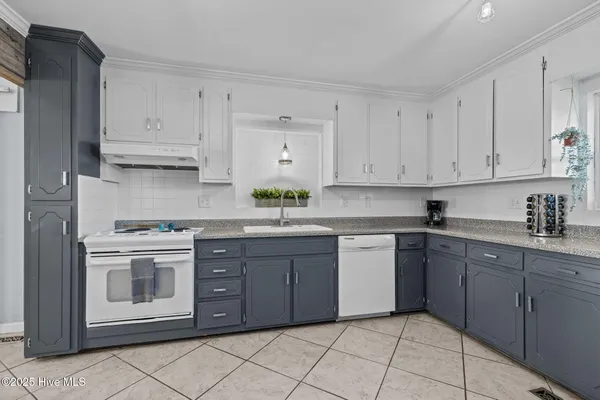 $995,000 | 205 Barefoot Lane, Atlantic Beach, NC 28512