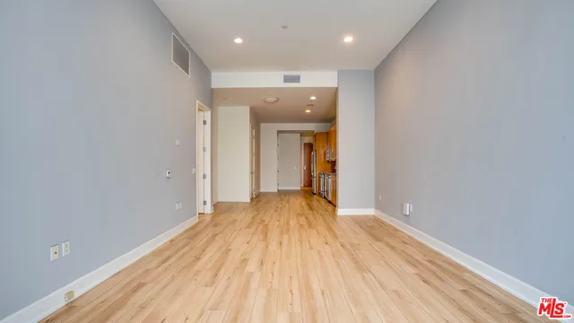 $3,200 | 3223 West 6th Street, Unit 207, Los Angeles, CA 90020