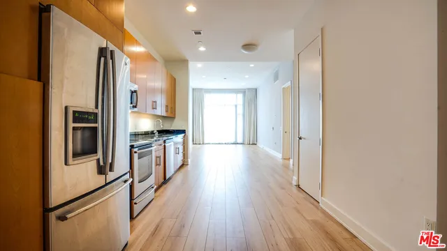 $3,200 | 3223 West 6th Street, Unit 207, Los Angeles, CA 90020