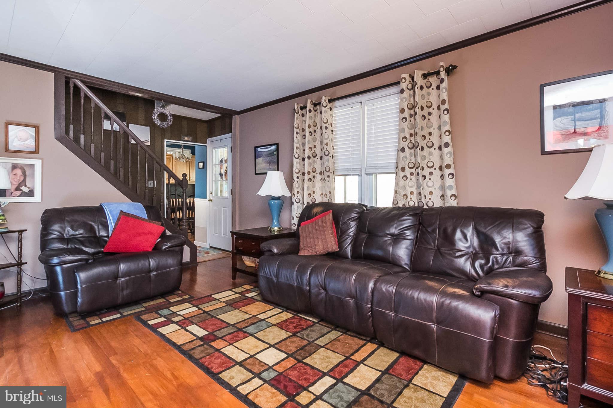2612 Ambler Road Baltimore, MD 21222 - Photo 5 of 23 Living Room