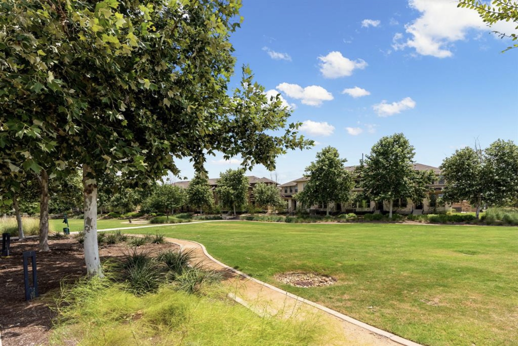 6814 East Riverside Drive, Unit 32 Austin, TX 78741 - Photo 22 of 26 a view of a volley ball court