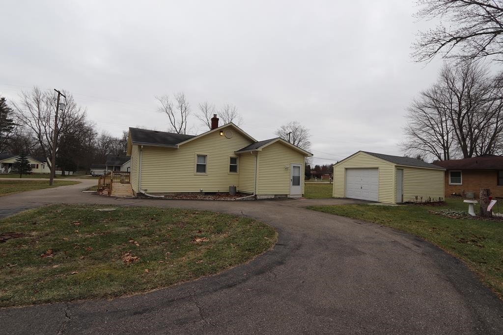 5469 East Potter Road Flint, MI 48506 - Photo 29 of 31 50129569-1f1beca0-3cee-4d70-ad75-1c0478a6e824.JPG