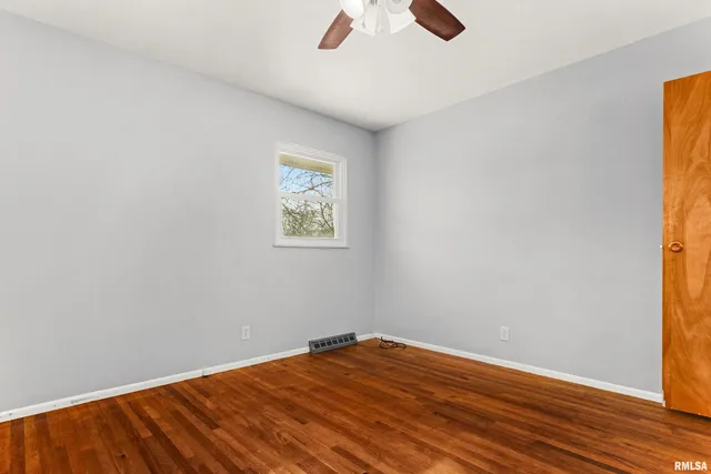 $189,000 | 2232 West Warwick Drive, Peoria, IL 61614