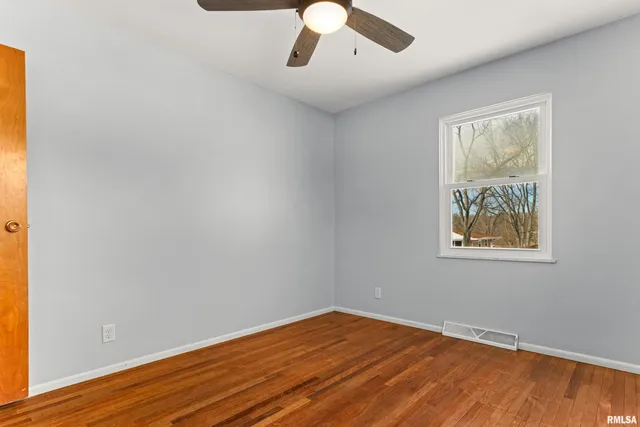 $189,000 | 2232 West Warwick Drive, Peoria, IL 61614