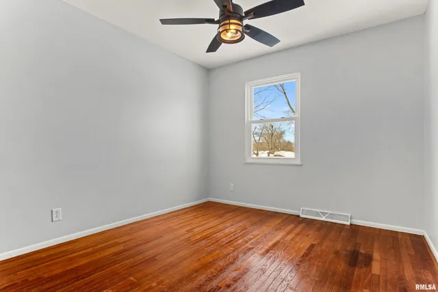 $189,000 | 2232 West Warwick Drive, Peoria, IL 61614