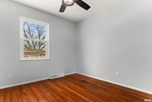 $189,000 | 2232 West Warwick Drive, Peoria, IL 61614