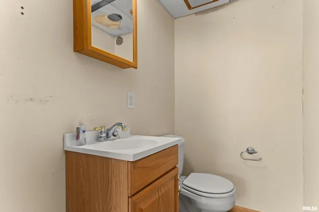 $189,000 | 2232 West Warwick Drive, Peoria, IL 61614