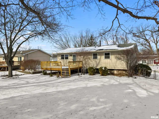 $189,000 | 2232 West Warwick Drive, Peoria, IL 61614