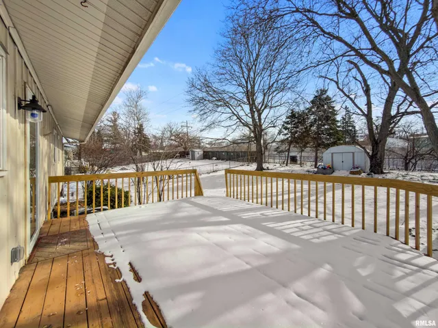 $189,000 | 2232 West Warwick Drive, Peoria, IL 61614