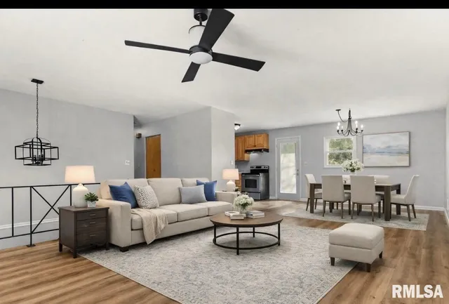 $189,000 | 2232 West Warwick Drive, Peoria, IL 61614