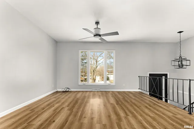 $189,000 | 2232 West Warwick Drive, Peoria, IL 61614