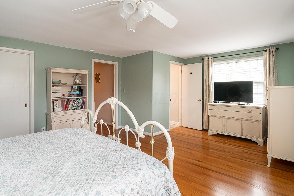 2560 Coventry Road Columbus, OH 43221 - Photo 21 of 49 bed owner 2