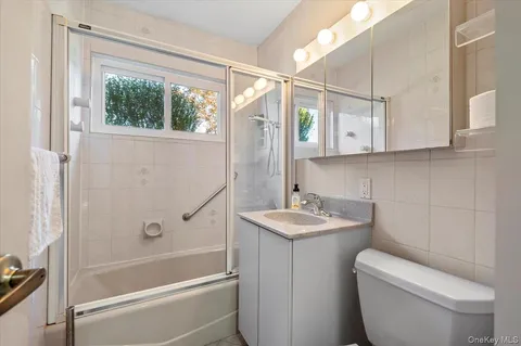 $679,000 | 24 Windmill Lane, Levittown, NY 11756